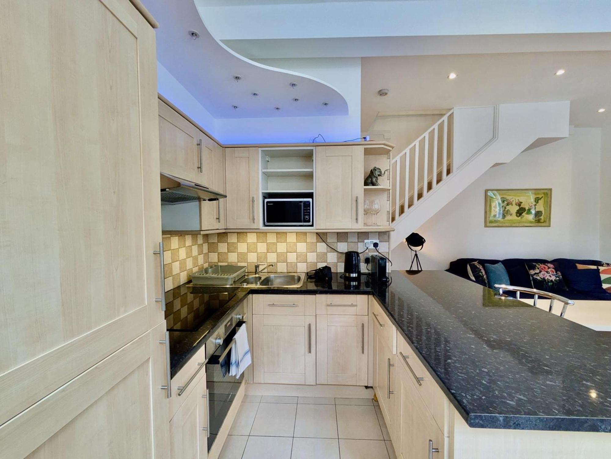 Apartment Stunning 2br Flat In *